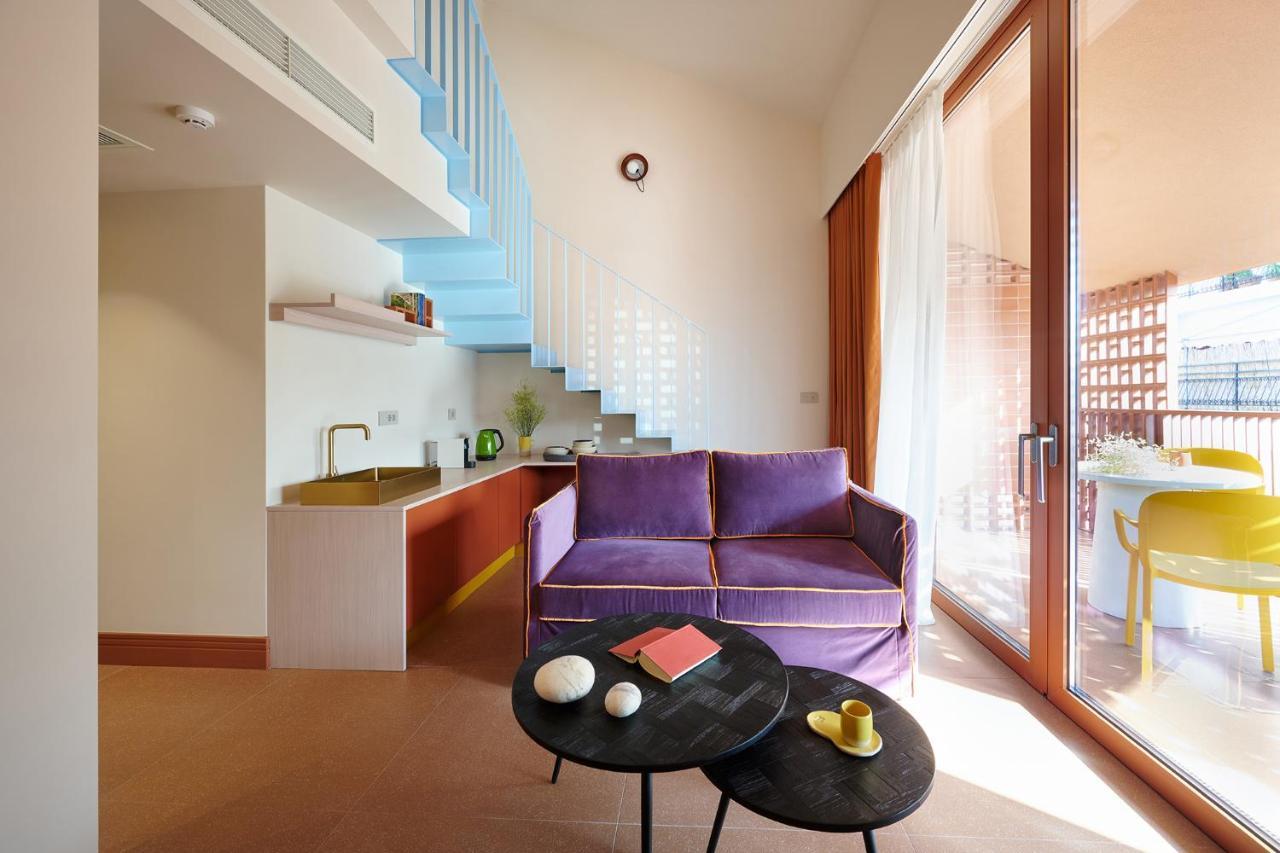 Loom Hotel *